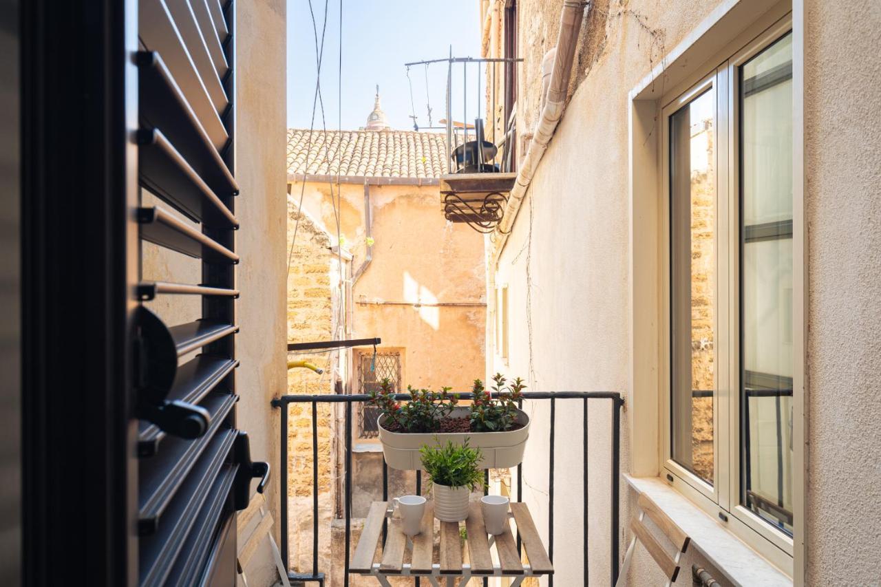 Open Sicily Residence - Central Apartments Near Quattro Canti Palermo Kültér fotó